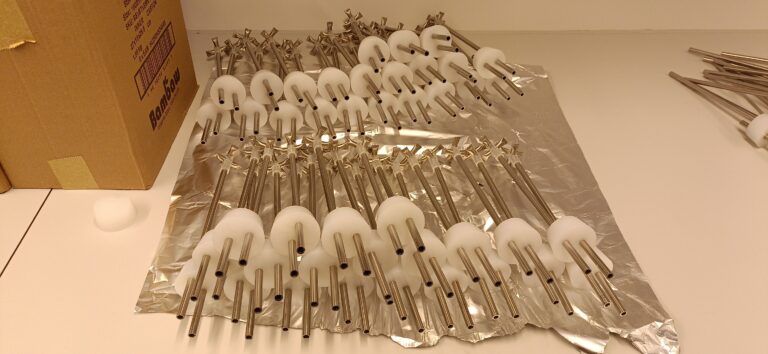 Nanotank inserts made from silicone and steel tube